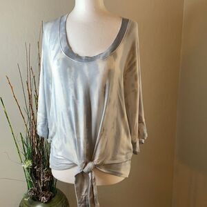 Red Haute Tie Dye Top. Ties At Waist Scoopneck Drop Shoulder Large Sleeves